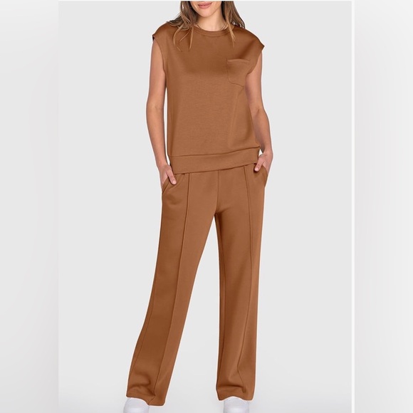 Unbranded Sleeveless Two-Piece Tracksuit - NWOT - Picture 3 of 17